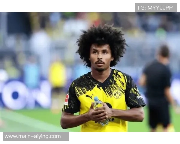 曼联对多特边锋阿德耶米表现出兴趣球探主管与其关系密切